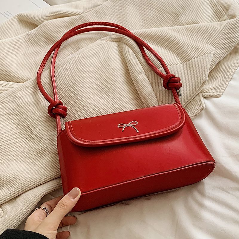 Kainalon monipuolinen kesä 2024, uutta muotia naisille, tämän vuoden suosittu yksiolkainen crossbody-laukku kepillä_voghion.com