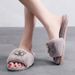 Pantofole di peluche con occhi rossi in lana alla moda coreana da donna, con fondo morbido, possono essere indossate all'esterno, pantofole di cotone all'ingrosso_voghion.com