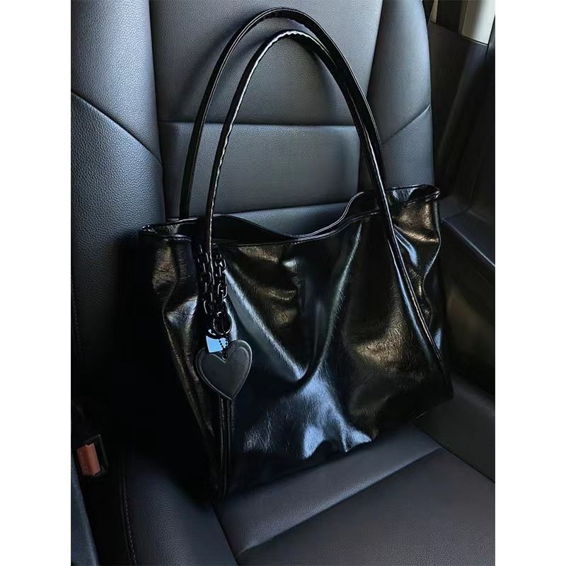 Tote Women's 2024 Neue Pendlertasche mit großer Kapazität Beliebte Mode Sinn Eine Umhängetasche in diesem Jahr_voghion.com