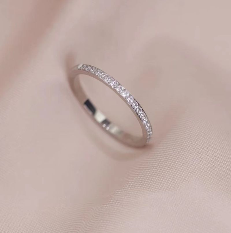 Eleganter Pavé-Ring für Damen – modischer Stapelring aus Titanstahl in Roségold mit funkelnden Steinen, größenverstellbar für Zeigefinger oder kleinen Finger_voghion.com