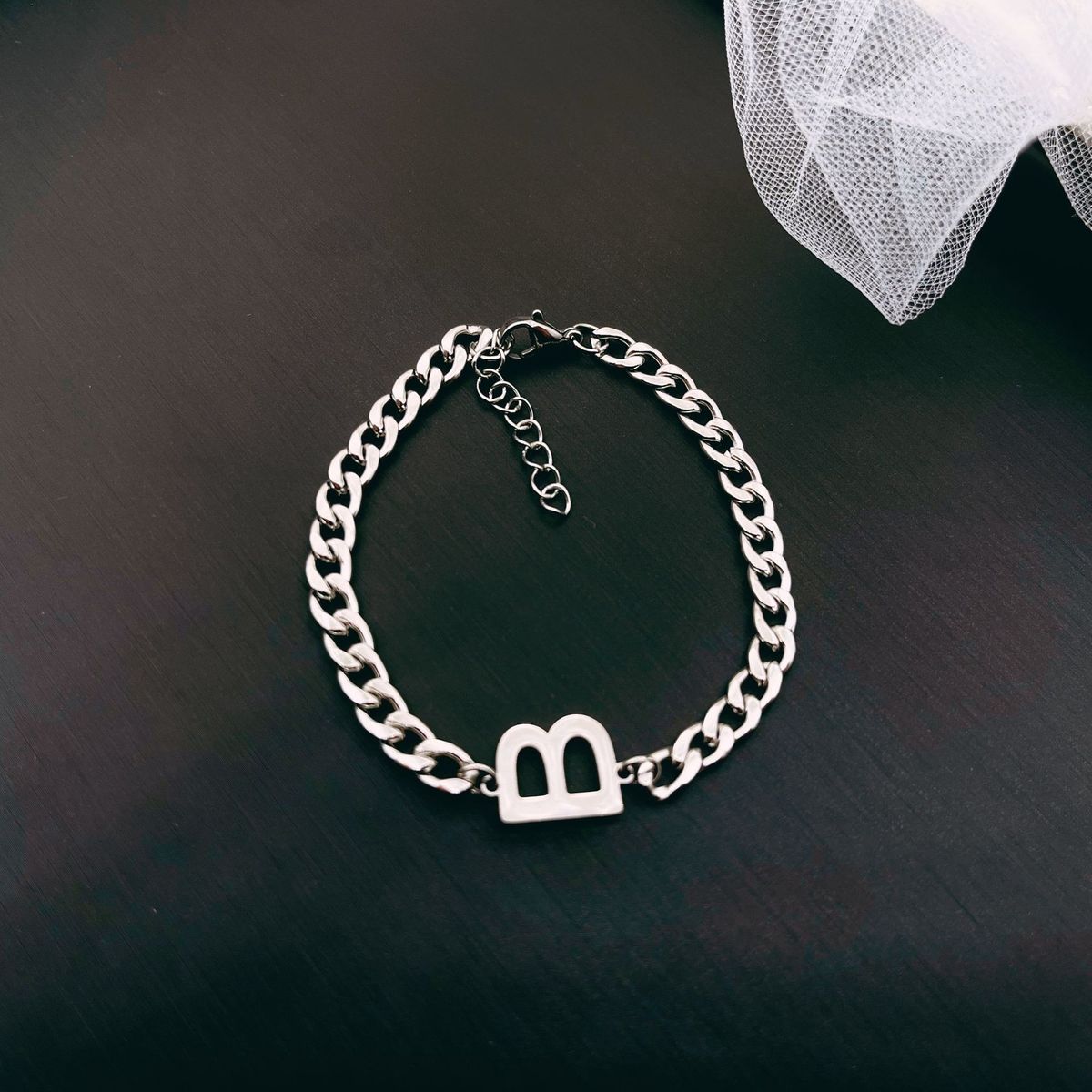 Bracciale in acciaio al titanio con lettera B per uomo e donna, semplice, alla moda, versatile, stile hip-hop, con catena cubana._voghion.com