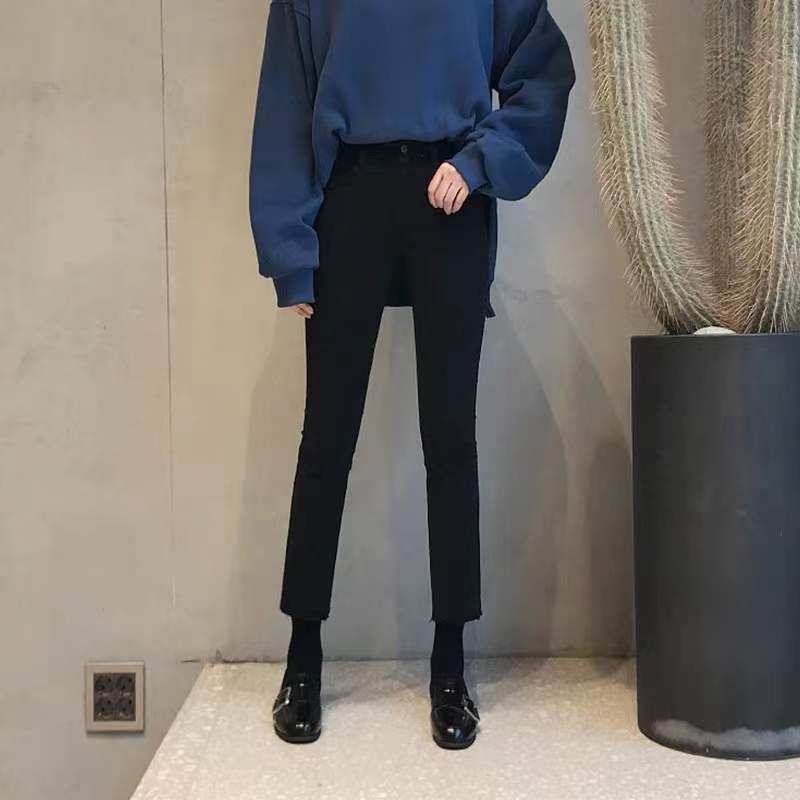 Micro flared jeans with a nine point feminine temperament, suitable spring and autumn students. Short stature, high_voghion.com