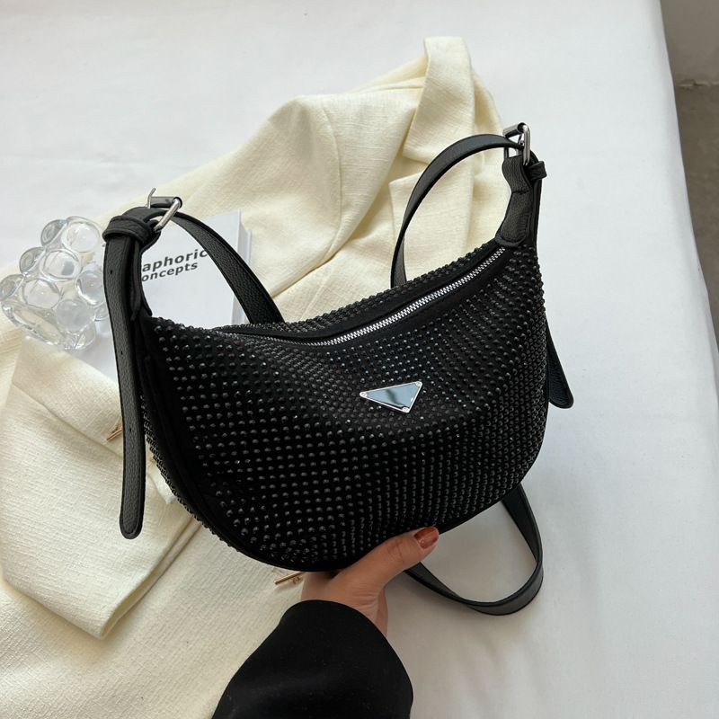 Flash Diamond Niche Design Bright Diamond Broadband Sac à bandoulière Femmes 2024 Nouveau Style Haut de gamme Sac à bandoulière à bandoulière unique Dumpling Bag_voghion.com
