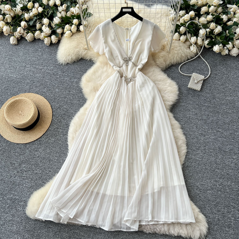 Vestido francés de alta gama con escote en V, mangas cortas con vuelo y lazo de diamante incrustado, cintura ajustada, falda plisada de verano para mujer_voghion.com