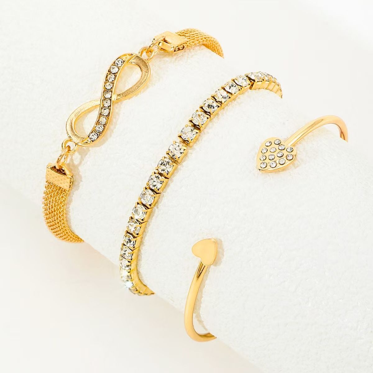 8 Zeichen Unendlich Unendlichkeit Elegantes High-End Diamantbesetztes einfaches Handschmuck Leichtes Luxus-Herzarmband_voghion.com