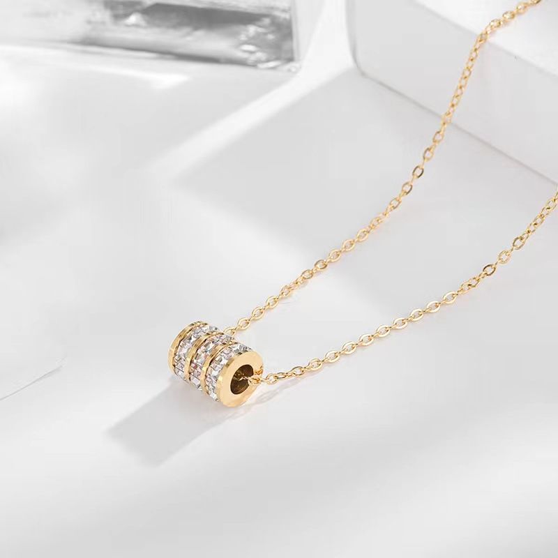 Collier pour femme chaîne de clavicule design de niche sens tendance célébrité Internet bijoux en acier titane simple_voghion.com