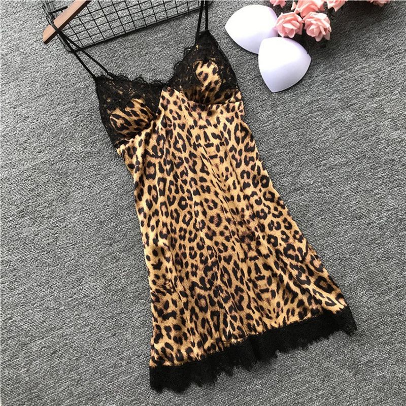 Sexy Nachtwäsche-Set mit Spitzenbesatz und Leopardenmuster – 3-teiliger Satin-Pyjama mit Bademantel und Shorts (S-XXXL, bequeme Homewear für Damen)_voghion.com