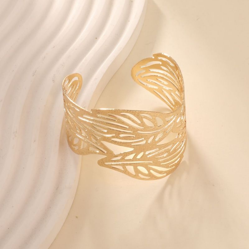 Braccialetto geometrico aperto regolabile alla moda con farfalla larga e cava in oro per donna_voghion.com