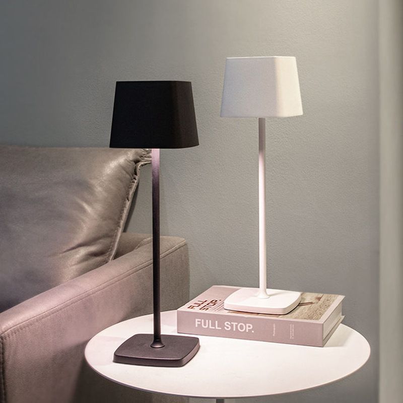 Modern Minimalist Decorative Metal Rechargeable Outdoor Restaurant Dining Table Bedroom Bedside Lamp, Night Light_voghion.com
