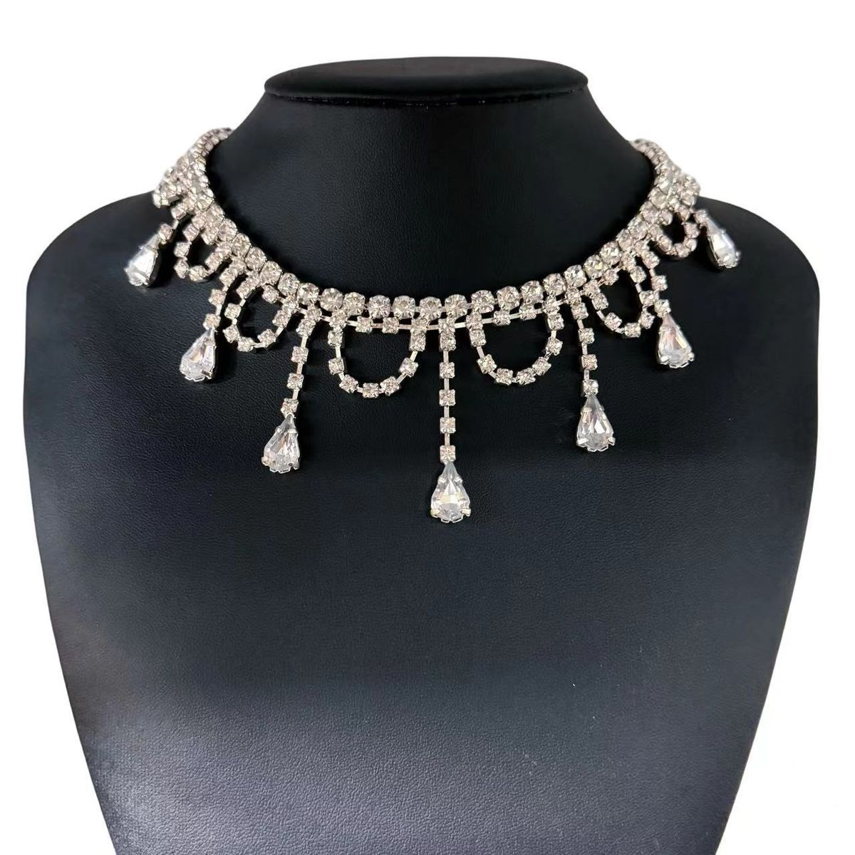 Sparkling diamond high end necklace clavicle chain choker fashionable and simple necklace_voghion.com