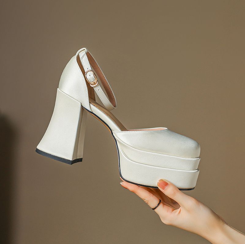 Small French Waterproof Platform Thick Heel Wedding Dress Handy Gadget_voghion.com