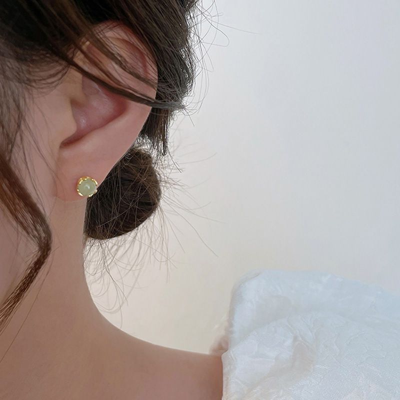 Women Versatile VENUS Jade Earrings Korean Version 2022 New Stud Earrings Light Green_voghion.com