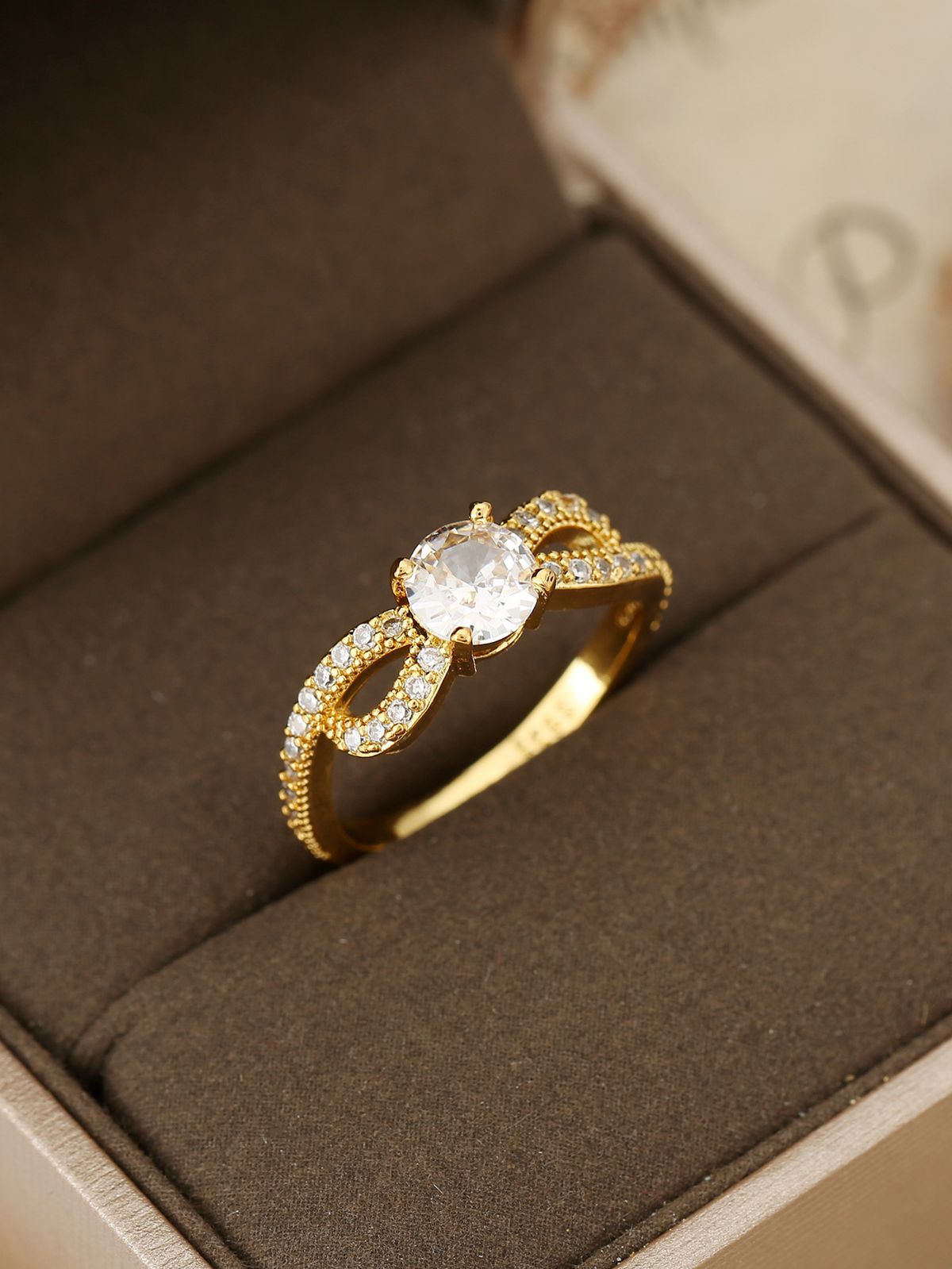 Single Rings Copper Ring For Women, Niche, High End, Light Luxury, No Fading, Temperament, High End Bow With Diamond Ring_voghion.com