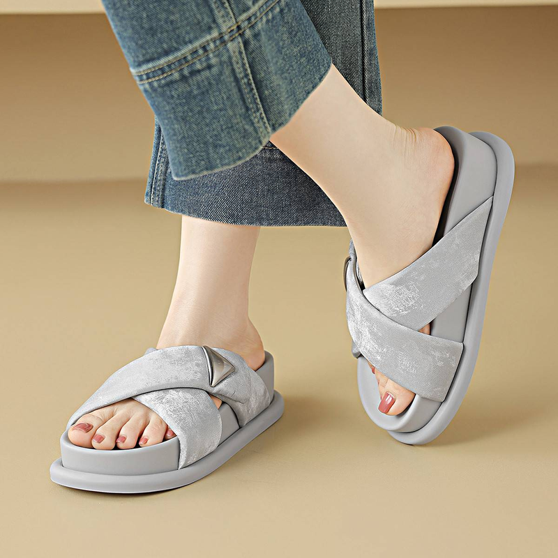 Cameido Silver-Gray Imitation Denim Round-Toed Flat Slippers For Casual Daily Use By Women_voghion.com