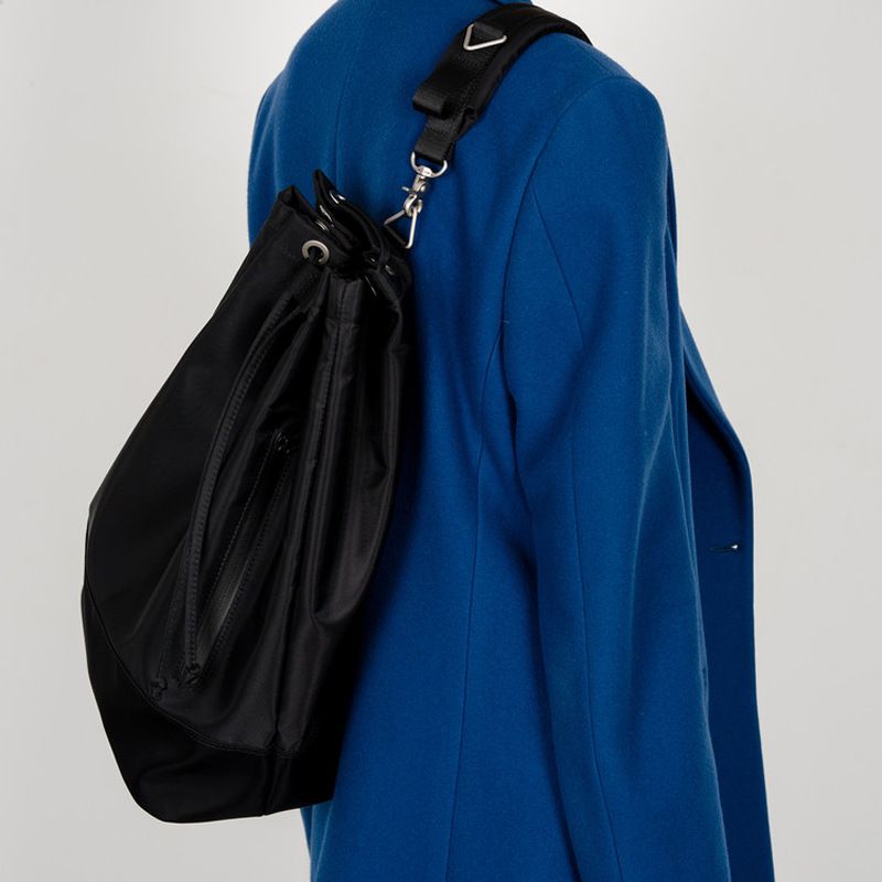 Koreanische INS Simple Design Bucket Große Kapazität Nylon Crossbody Doppelschulter Student Paar Tasche_voghion.com