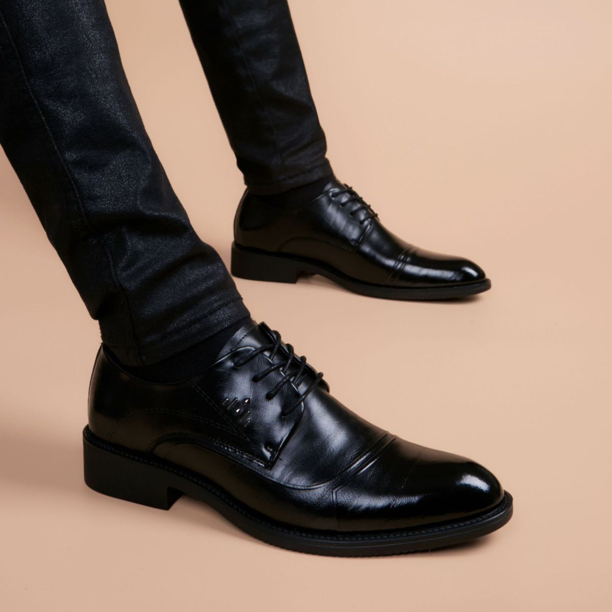 TerraStride Pointed Toe Shoes For Men, British Style, Trendy Business Formal Black Versatile Breathable Casual Men's Leather Shoes,_voghion.com