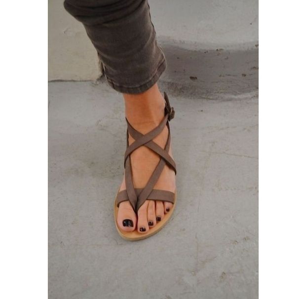 European and American wish flip-flops flat cross strap Roman sandals for women foreign trade 35 to 43 sizes spot wholesale_voghion.com