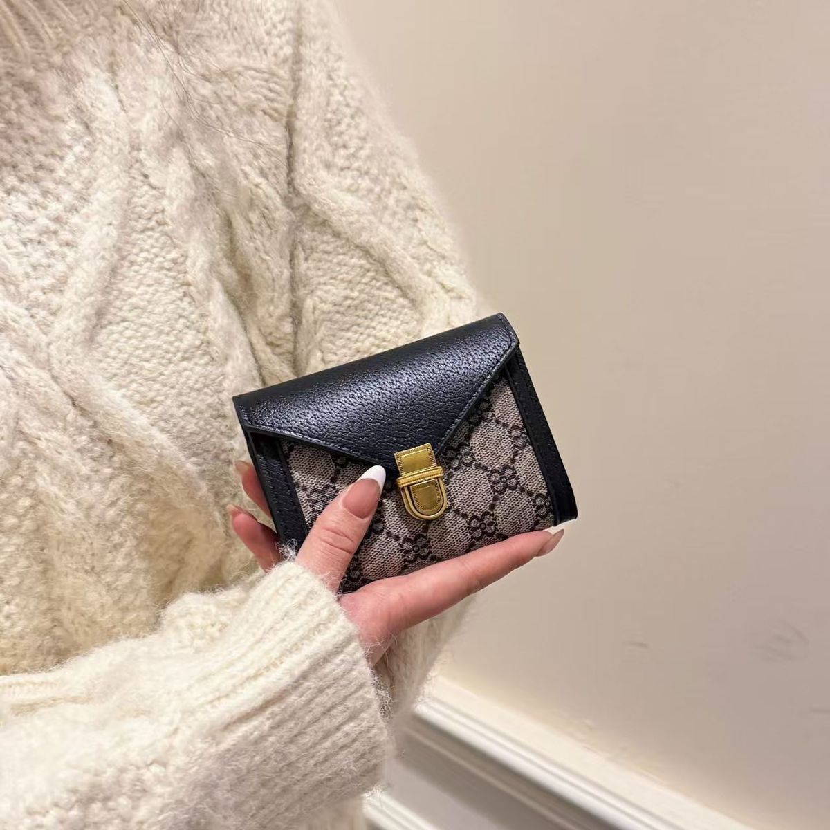 Marken-Designer-Geldbörse 2025 für Damen, lange und kurze Designer-Handtasche im INS-Stil, lässige Schönheits-Handtasche für Damen, trendige Mode, Handtasche für den täglichen Weg zur Arbeit_voghion.com