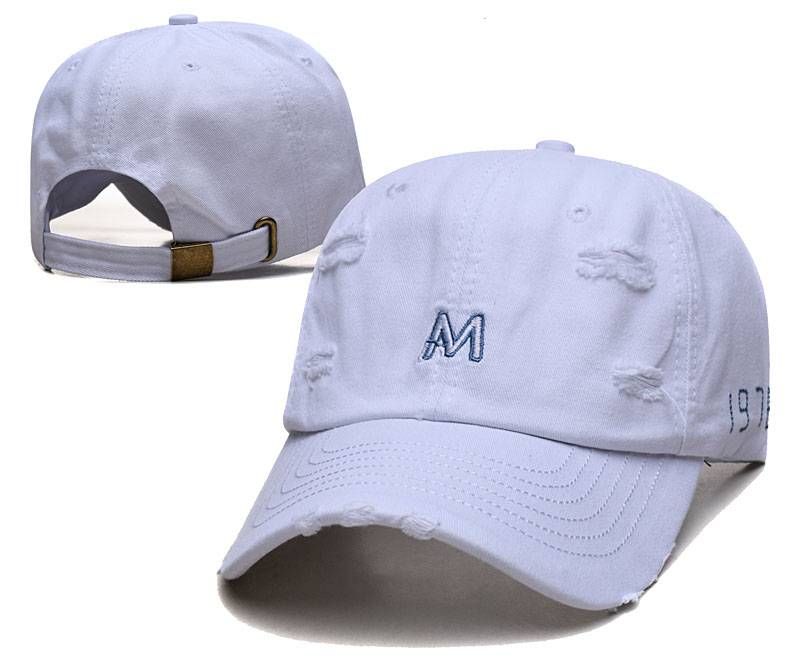 Străzile orașului: opțiuni de modă pentru bărbați și femei, șepci de baseball cool și șepci tip rață_voghion.com