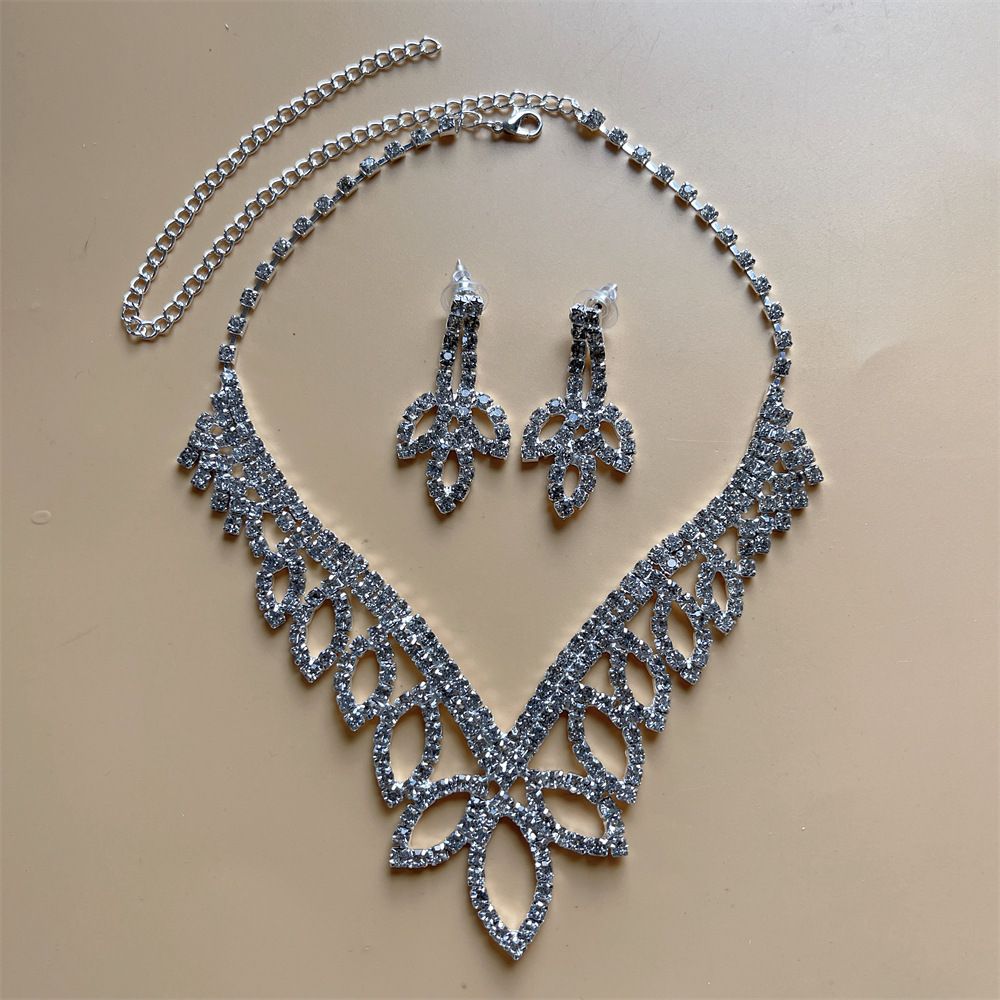 2022 Neues Kristallblatt mit Wasserdiamant Braut Halskette Ohrring Set Hochzeit Schmuck Zubehör_voghion.com
