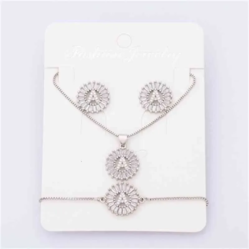 Collana con ciondolo iniziale + orecchini a bottone Bracciale Set Gioielli Rame Zircone Bianco Colore A-z 26 Lettere Alfabeto_voghion.com