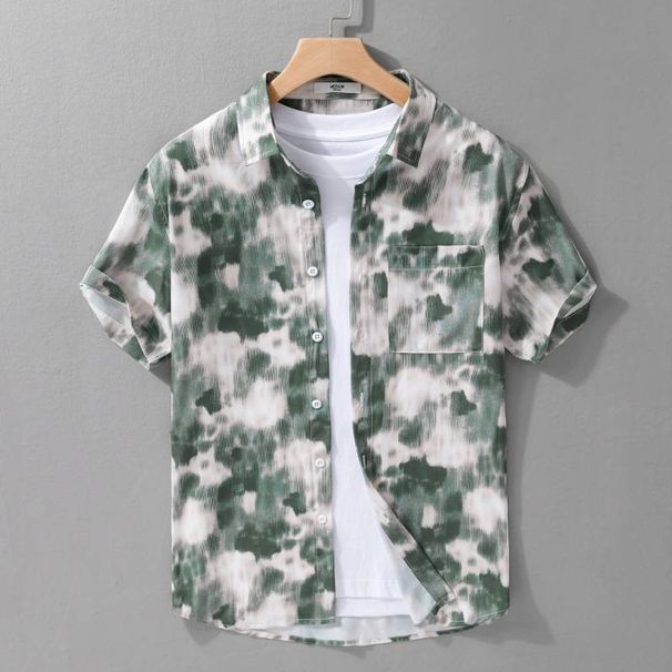 Tendenza moda estiva maschile: camicie versatili a maniche corte, comode, traspiranti e fresche._voghion.com