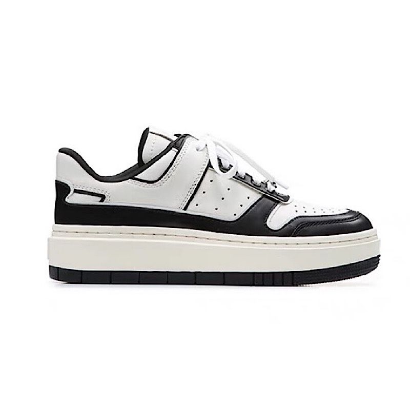 Alyssa Chia's same black and white color matching panda shoes 2024 new casual white shoes thick sole heightening sneakers for couples_voghion.com