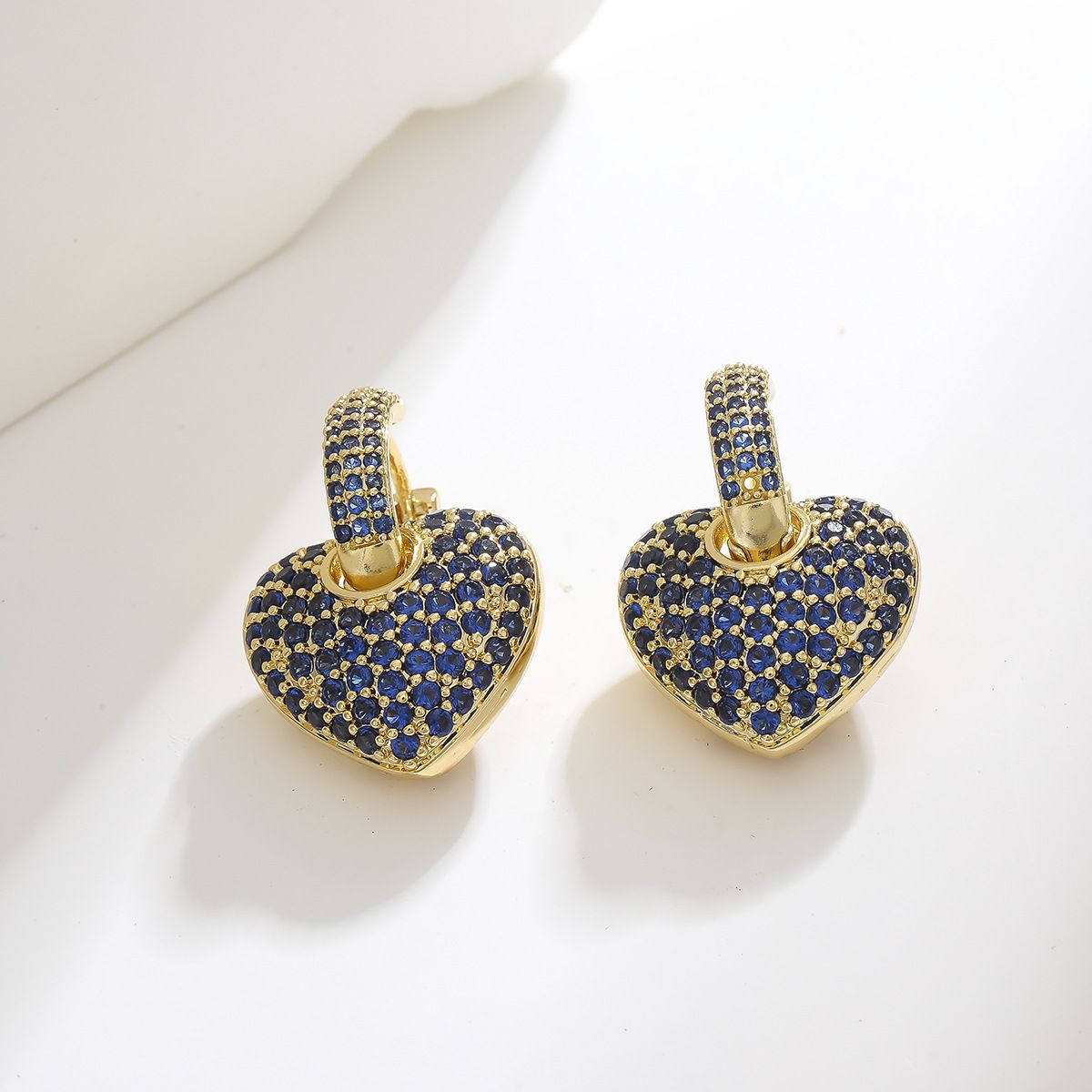 Orecchini a forma di cuore con zirconi, stile retrò, di lusso leggero, di alta qualità, con fibbia a forma di cuore, per donna_voghion.com