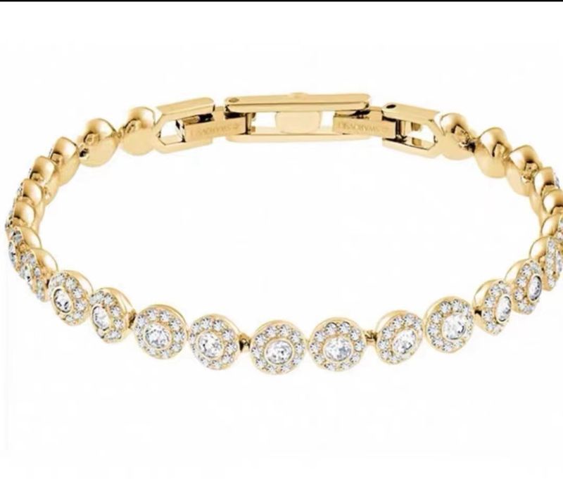 Charmantes Schillerndes Römisches Armband Mit Rundem Knopf Und Vollem Durchmesser_voghion.com
