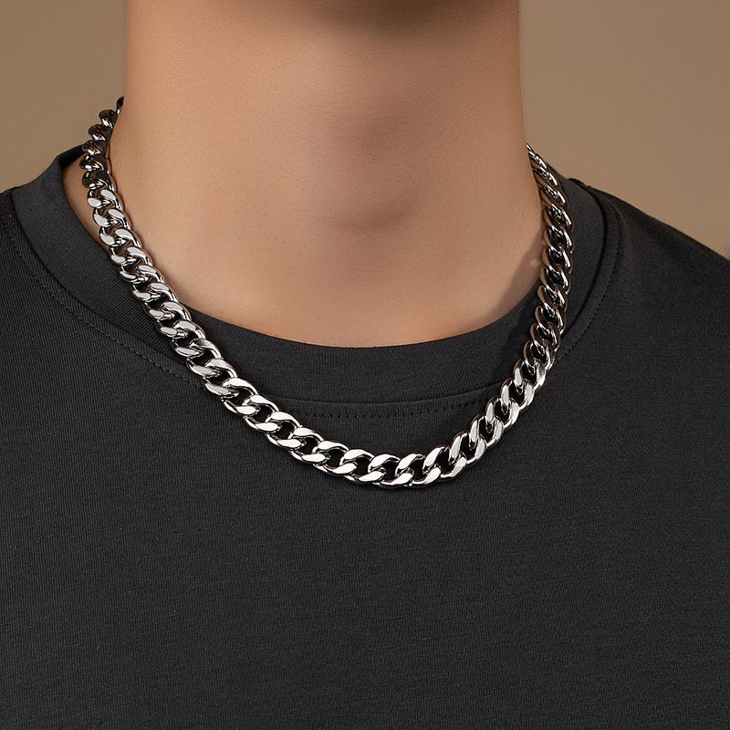 Entwerfen Sie eine einzigartige Hip-Hop-Punk-Halskette für trendige Ins-Style-Mode-Schlüsselbeinkette für Männer,_voghion.com