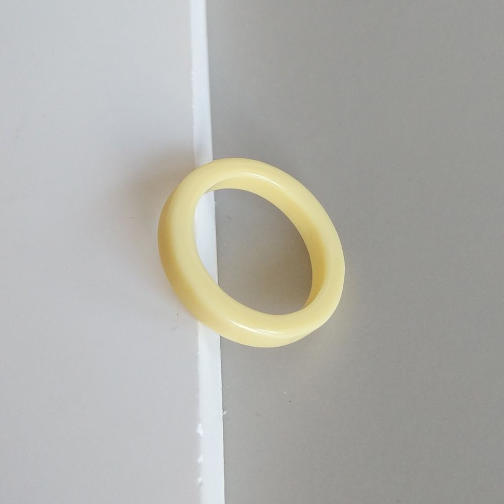 Fashionable niche resin ring, personalized, versatile, high-end, elegant and refined accessory for women_voghion.com