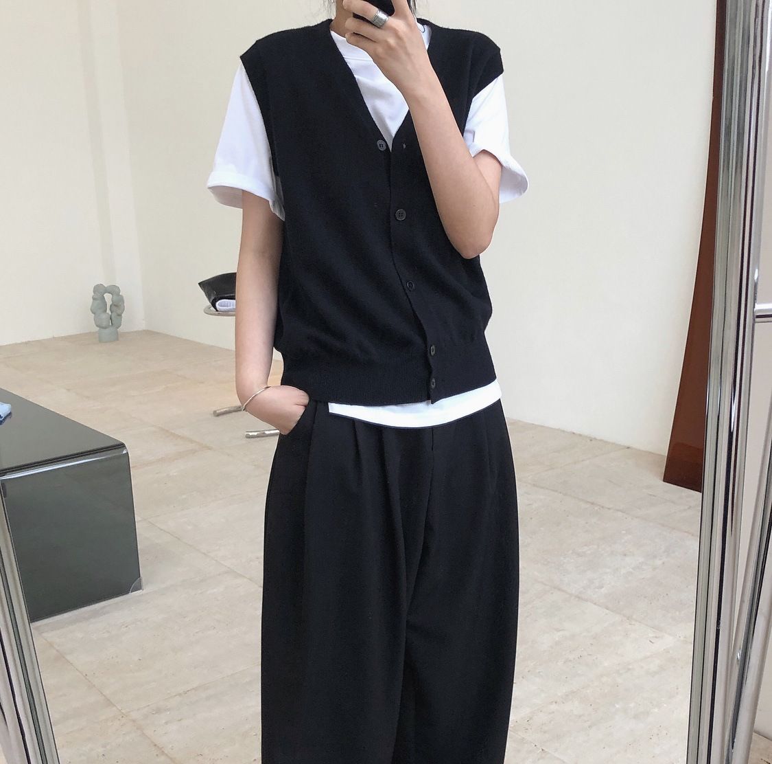 Women's Clothing Spring New Korean INS Simple Fashionable V-Neck Knitted Vest Cardigan Casual Loose Slimming Sleeveless Top For_voghion.com