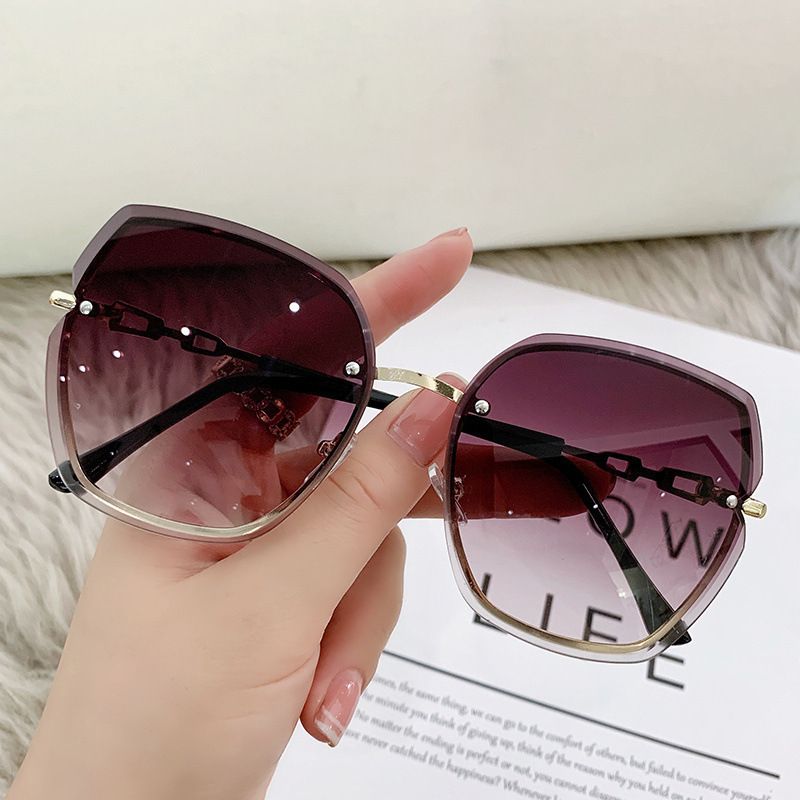 Unisex Randlose Sonnenbrille mit Diamanten und Cut Edge Modetrend Sonnenbrille mit großem Rahmen Ocean Piece Mesh Rote Brille_voghion.com