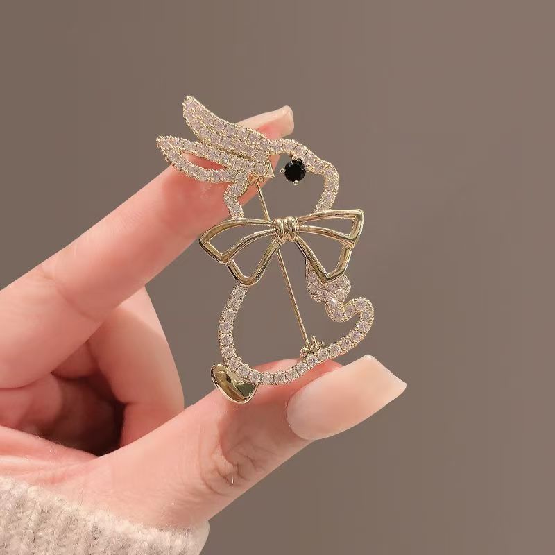 Süße Luxus Jahr des Kaninchens High-End elegante Brosche Kragen Pin Zubehör Kleidung_voghion.com