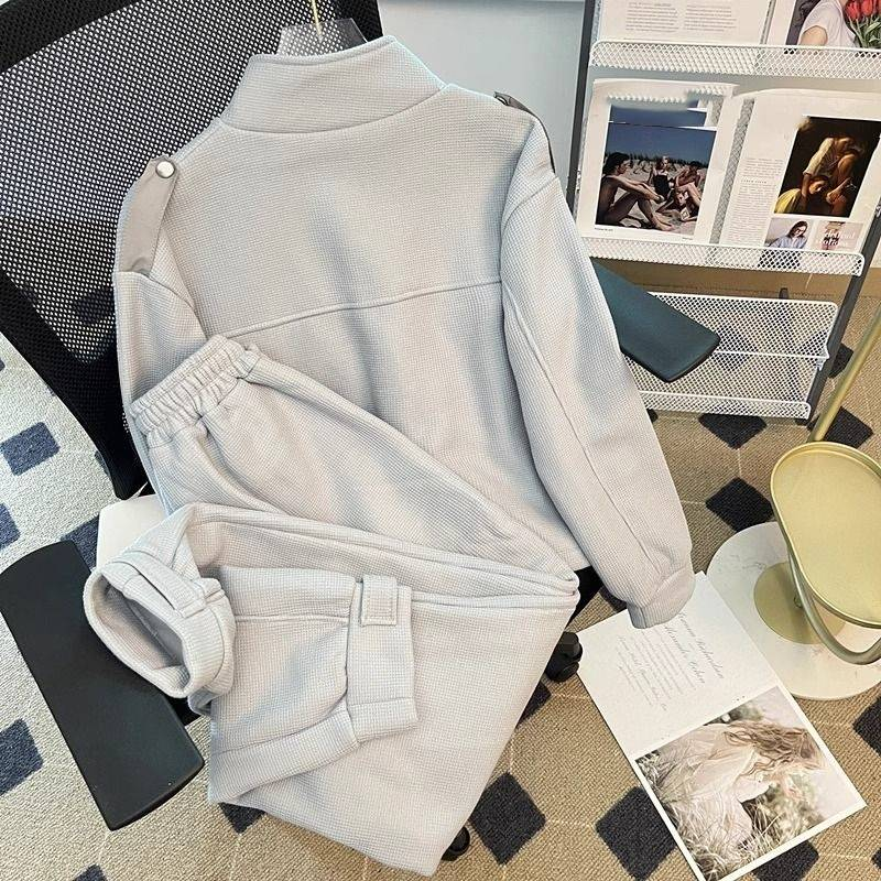 Completo sportivo e per il tempo libero in stile Xiaoxiang grigio, versione coreana autunnale, elegante, anti-età, sensazione di alta qualità, due pezzi_voghion.com