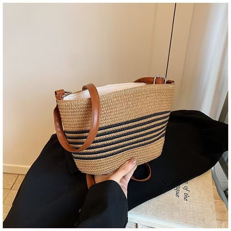 für Damen Sommerhandtasche Strandtasche Große Kapazität Gewebte Schultertasche Rattan Stroh Eimer Tasche Trendy_voghion.com