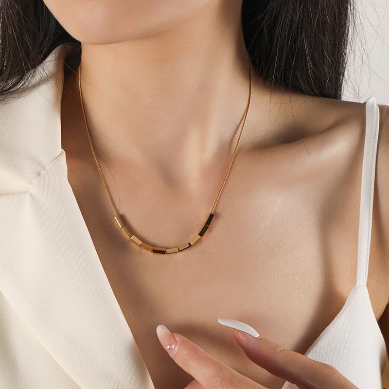 Viegla INS Eiropas un Amerikas zelta pārklājuma maza kvadrātveida kaklarota sieviešu rotaslietu temperamentam un meiteņu apkakles ķēde_voghion.com