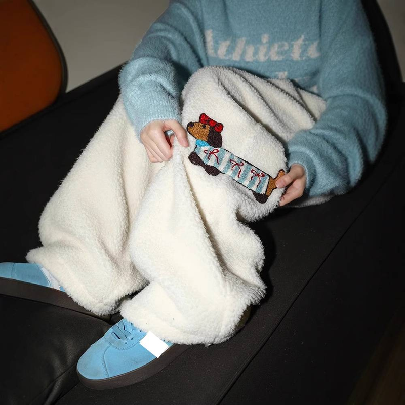 ​Dachshund Embroidered Fleece Pants Unisex Winter Thermal Lounge Pants, Oversized Relaxed Fit With Drawstring Waist (S-XXL, Petite-Friendly Length)​_voghion.com