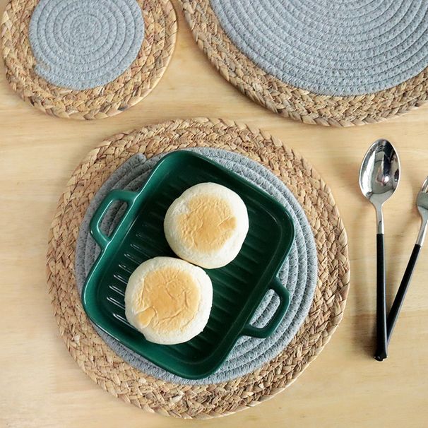 Sottobicchieri in cotone e erba intrecciati a mano - Tovagliette rotonde resistenti al calore per sala da pranzo e cucina, arredamento minimalista per la casa (set da 4, grigio e beige)_voghion.com