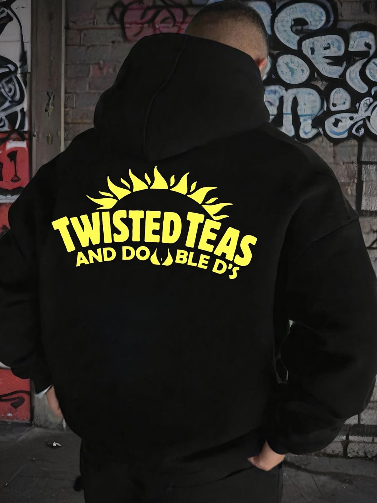 Moletom masculino preto casual estilo francês com capuz, ideal para primavera/outono, confortável para atividades ao ar livre, com estampa e tecido respirável._voghion.com