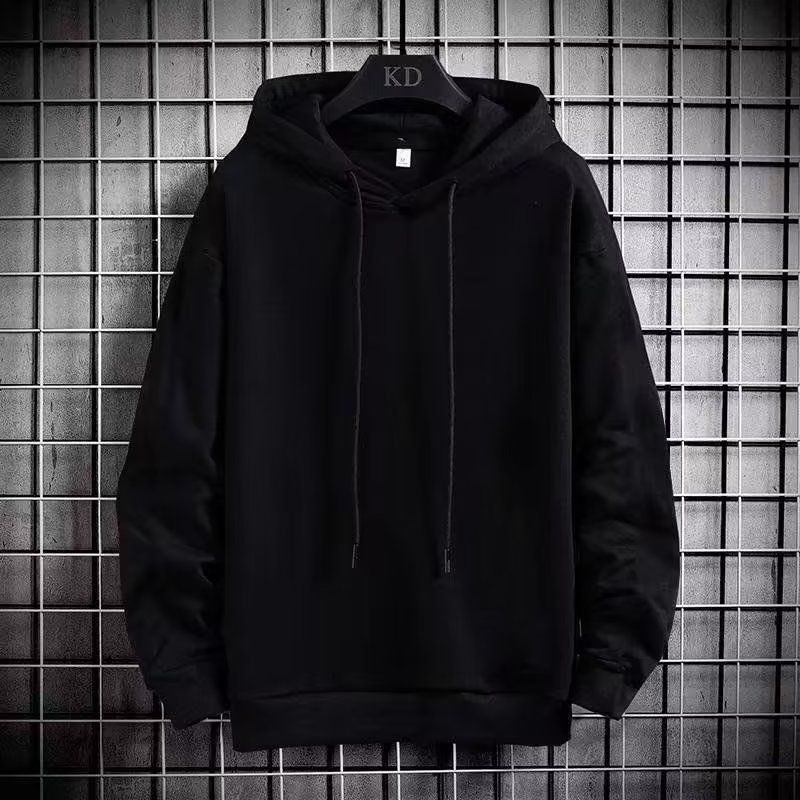 Una maglietta con cappuccio, ampia e alla moda, da indossare come strato base per gli uomini in primavera e autunno, in un semplice colore unito e casual a maniche lunghe._voghion.com