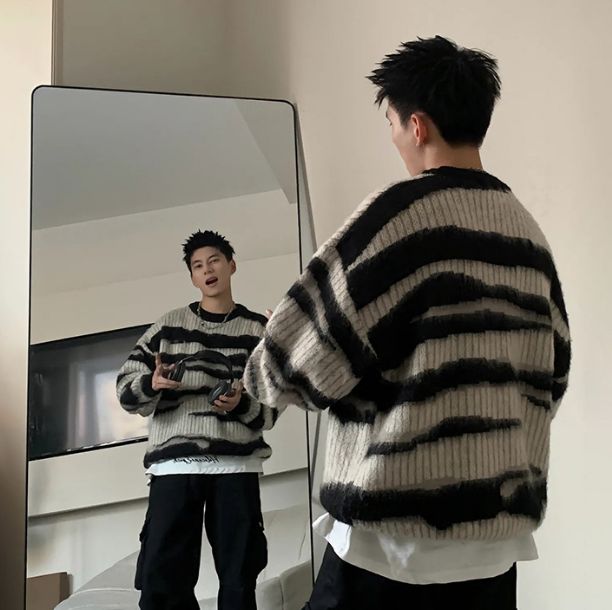 Lazy style new retro striped design, black and white jacket, knitted sweater, thick sweater for men, fashionable fur, winter_voghion.com