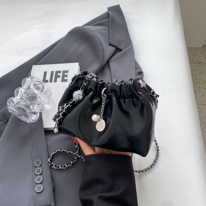 2024 New Bag for Women, Small and Luxury, Folded Cloud Bag, Chain Strap Crossbody Bag, Fashionable and Versatile One Shoulder Bucket Bag_voghion.com