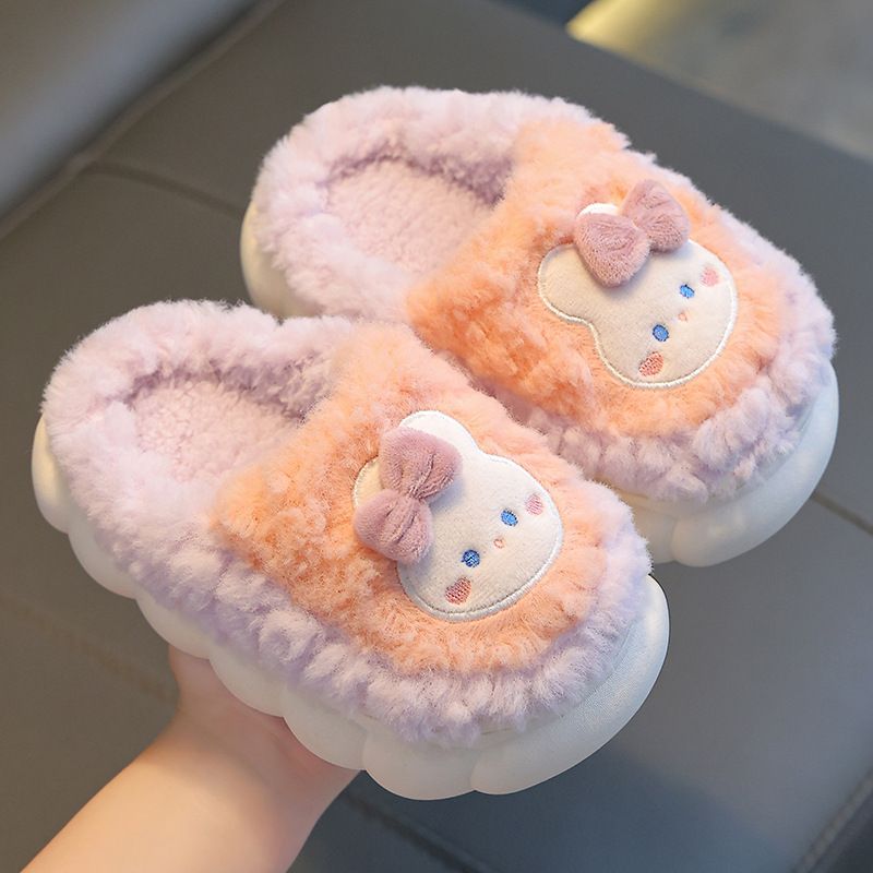 Pluche winterpantoffels voor kinderen – gevoerd met schapenvacht, antislip, met cartoonbeer- en konijnenmotief (maten 24-41, open/gesloten achterkant)_voghion.com