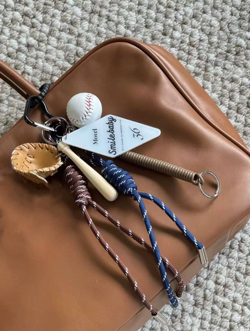 Baseball Anhänger Lanyard Nische Mode Hundert Keychain Premium Gefühl Tasche Hängen_voghion.com