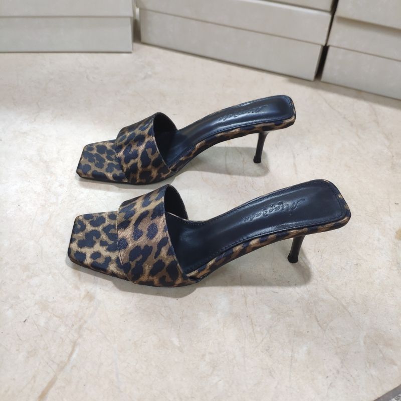 2025 New Silk Leopard Print One-piece High-heeled Spicy Girl With Sexy Temperament, Slim Heels, And Socialite Sandals_voghion.com