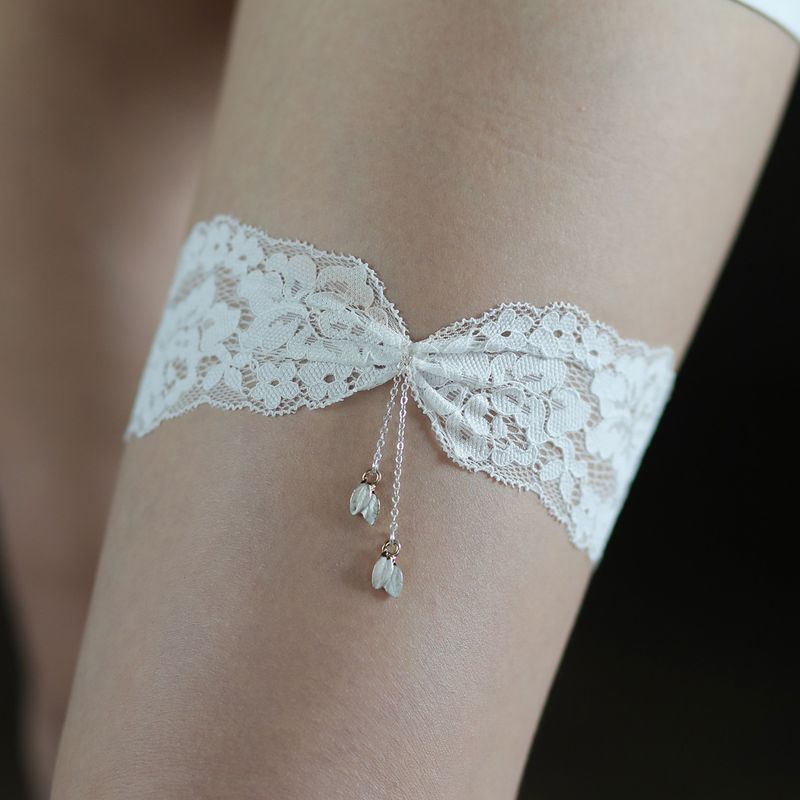 Sexy Elastic Leg Ring White Lace Tassel Pendant Bridal Wedding Garter Retraction _voghion.com