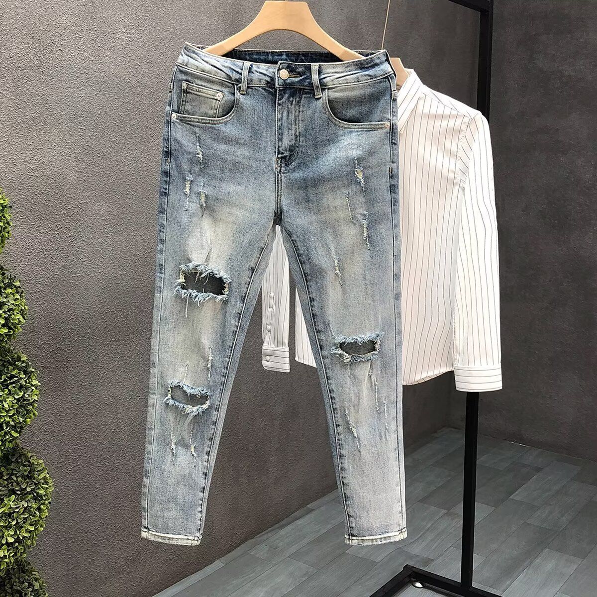 Herrenbekleidung High-End-zerrissene Slim-Jeans für Herren, verwaschene blaue Neun-Punkt-Hose, trendige Herrenmarke, trendige, hübsche Röhrenhose_voghion.com