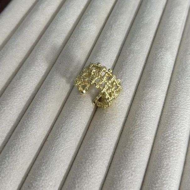 Nuovo anello con design a griglia cava, senso di luce, semplice nicchia, personalità versatile_voghion.com