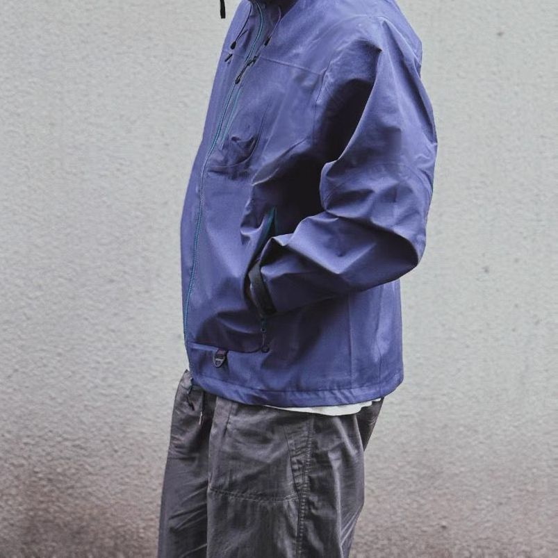 2024 Neue Frühlings- und Herbstjacke für Herren im Freien, Bergsteigen, Kapuzenpullover, winddicht, wasserdicht, lockere Paarjacke 1_voghion.com